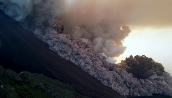 Stromboli inquieto, oggi scuole chiuse e nuove verifiche