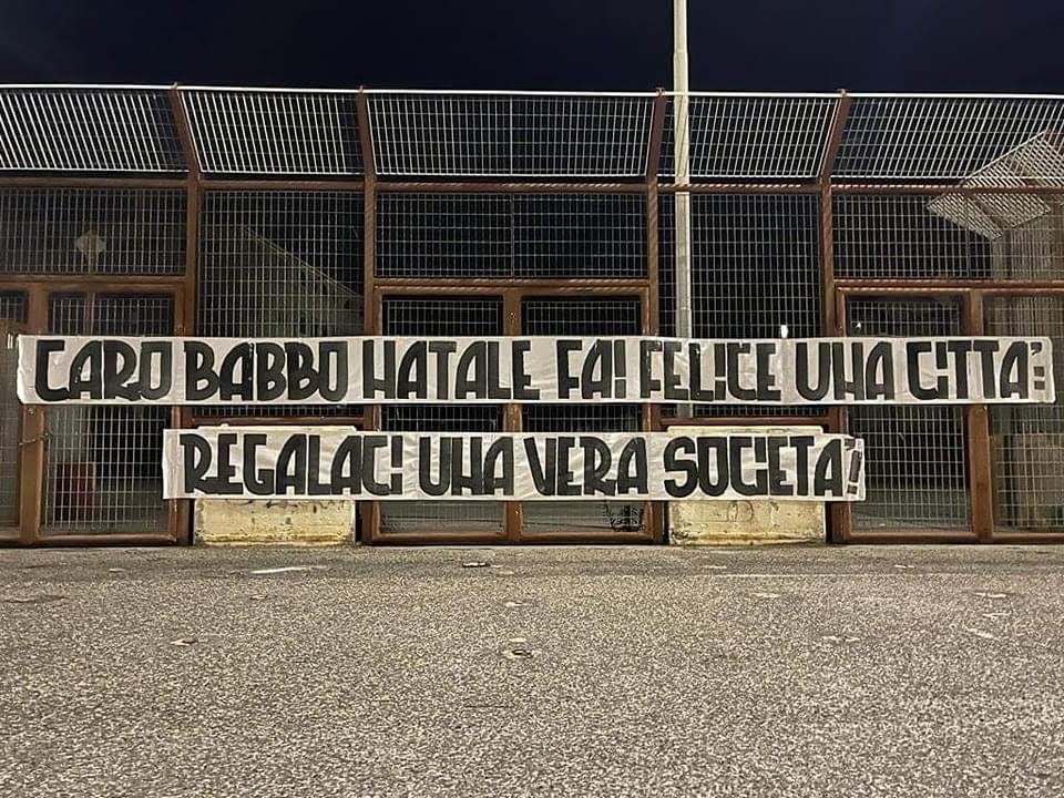 Acr: cari tifosi, Babbo Natale si è smarrito nel deserto