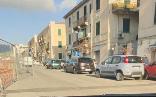 Viale Europa, lavori in ritardo e cantieri deserti