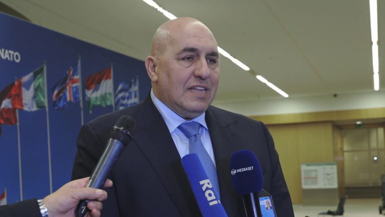 Nato, Crosetto a Bruxelles “Confermato supporto all’Ucraina”