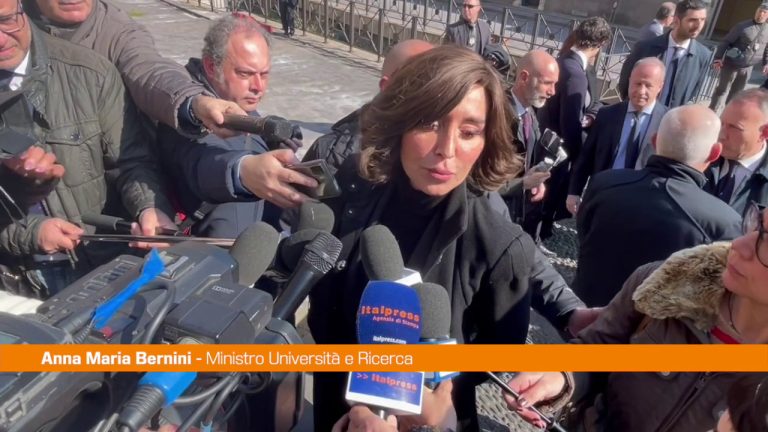 Università, Bernini “Valorizzare ricercatori all’estero e in Italia”