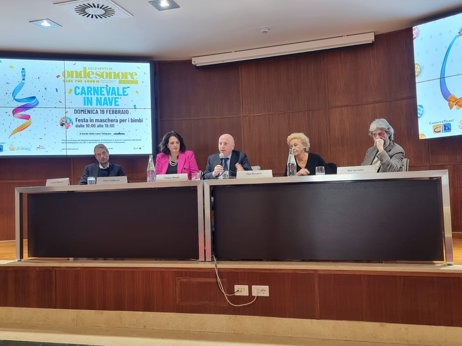 Caronte, Onde sonore: intrattenimento e beneficienza