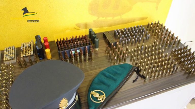 Stroncato traffico di droga in Calabria, 49 indagati