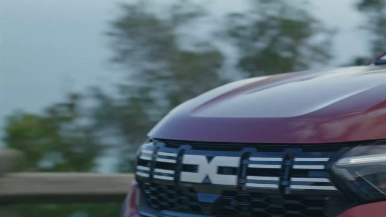 Dacia Jogger Hybrid 140, tre auto in una