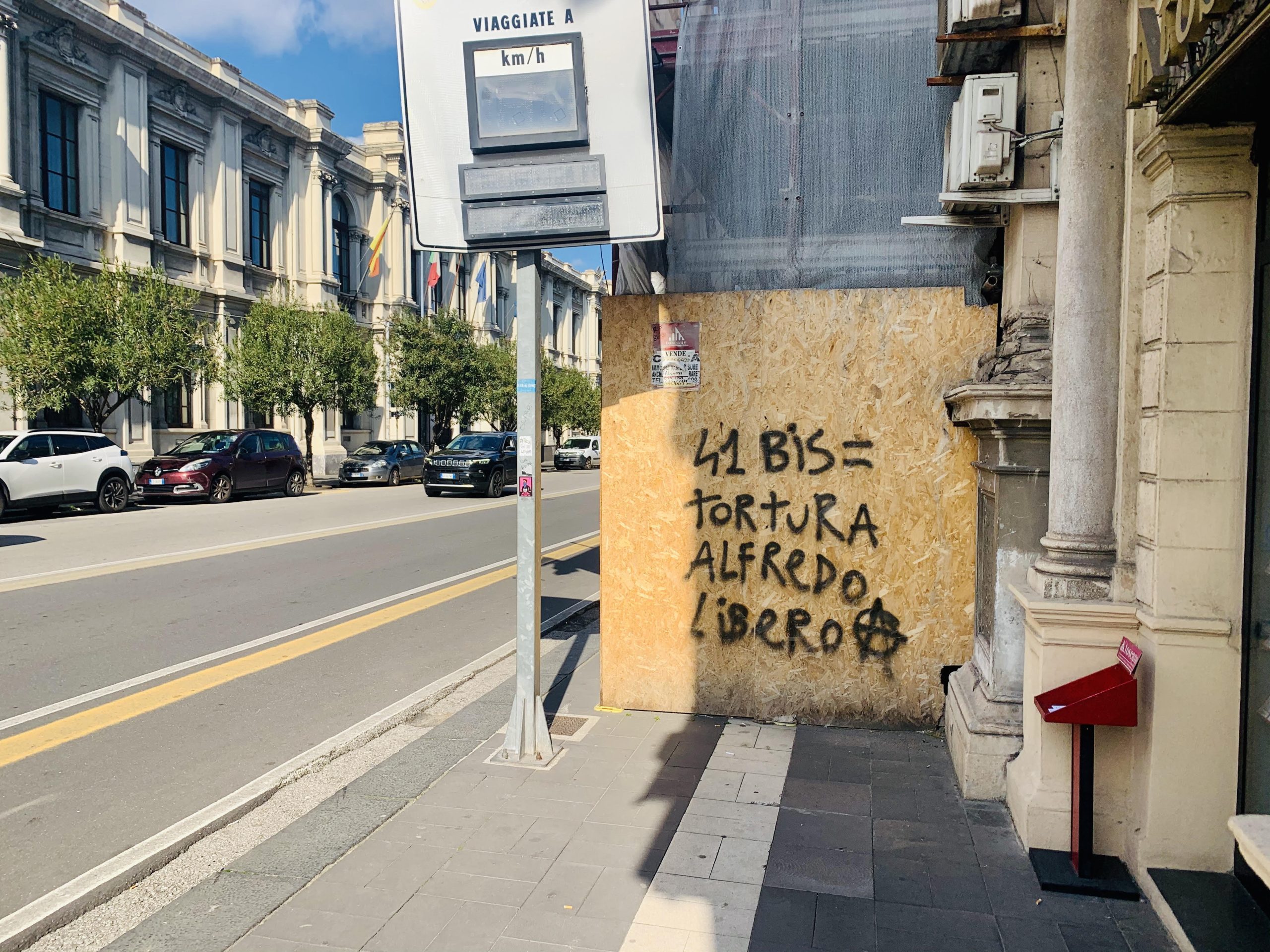 Cospito, anarchici messinesi: “Alfredo libero”