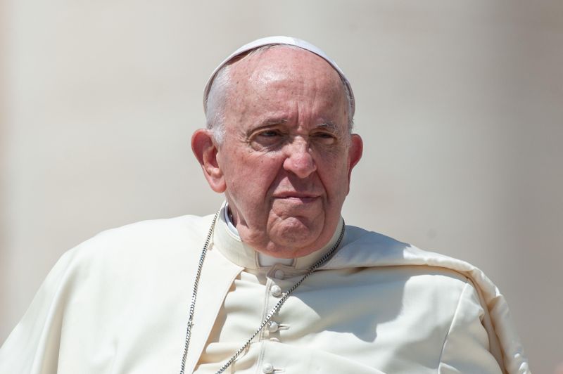 Il Papa per i 10 anni di pontificato chiede la pace