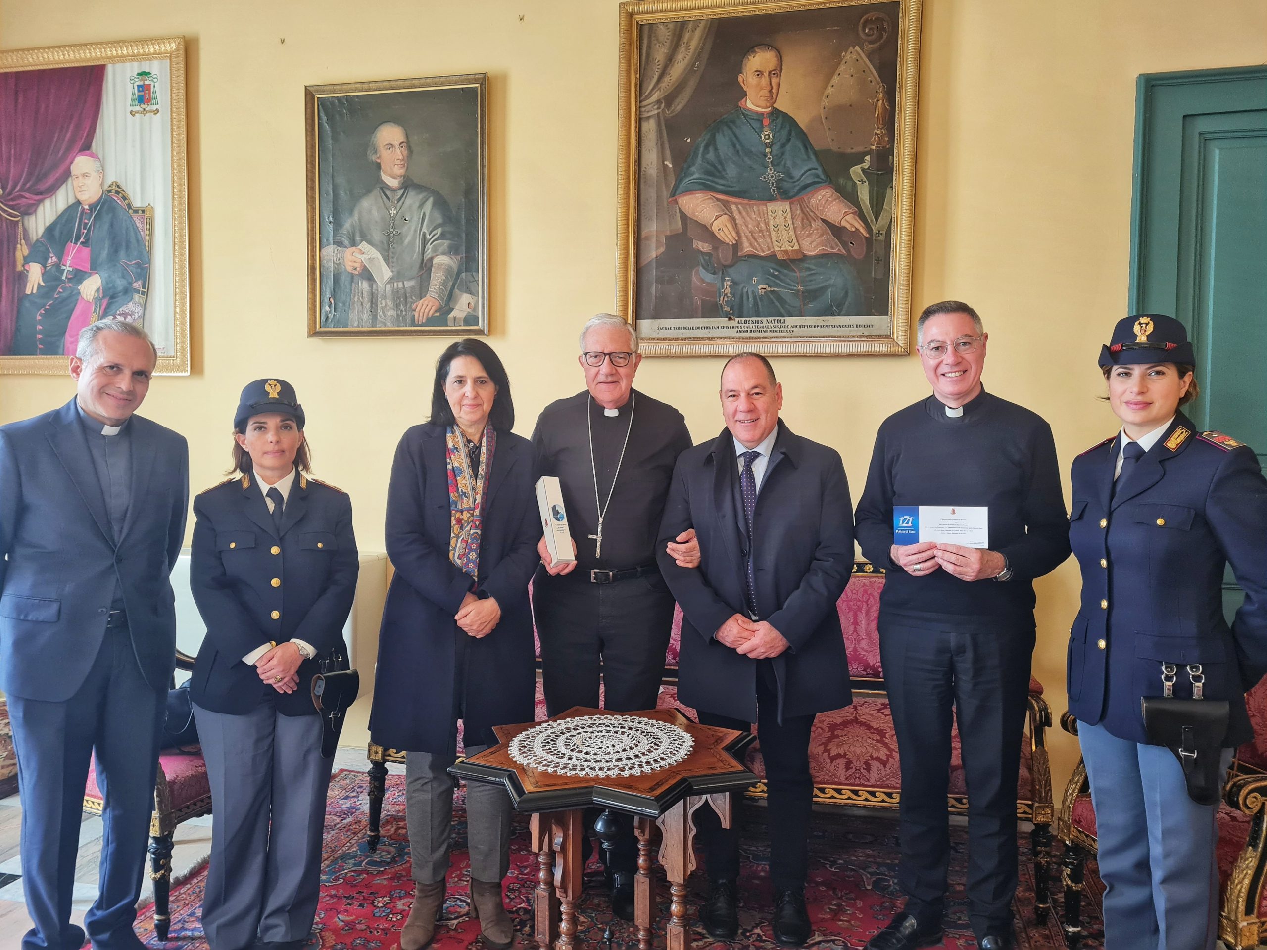 Legalità, il questore Ioppolo consegna l’olio di Capaci al vescovo Accolla