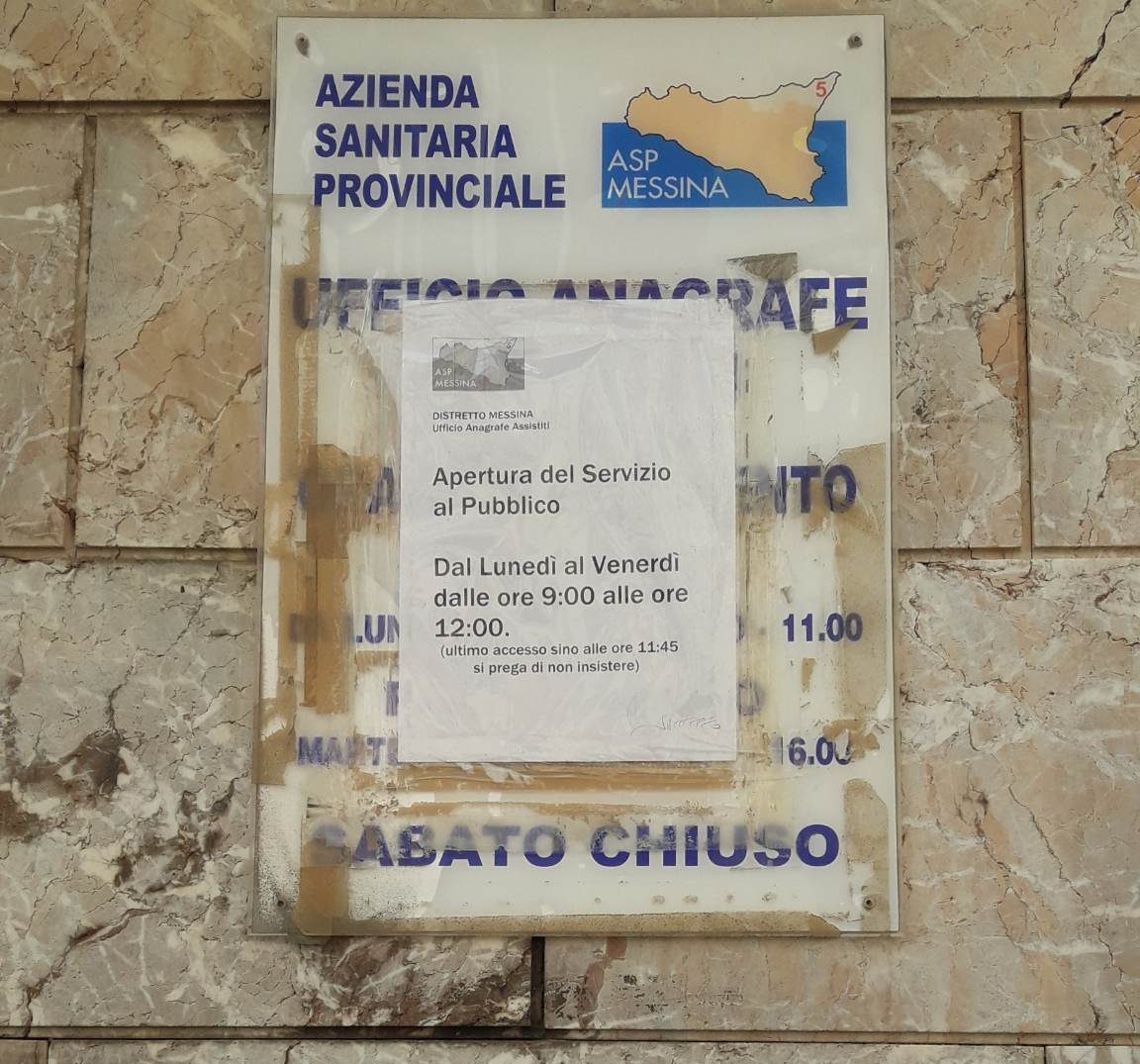 Asp via del Vespro, tre ore per ricevere il pubblico: proteste