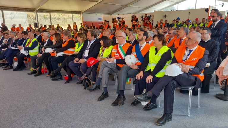 Raddoppio Fs, prima pietra a Taormina. Salvini: “Finita la stagione dei no”
