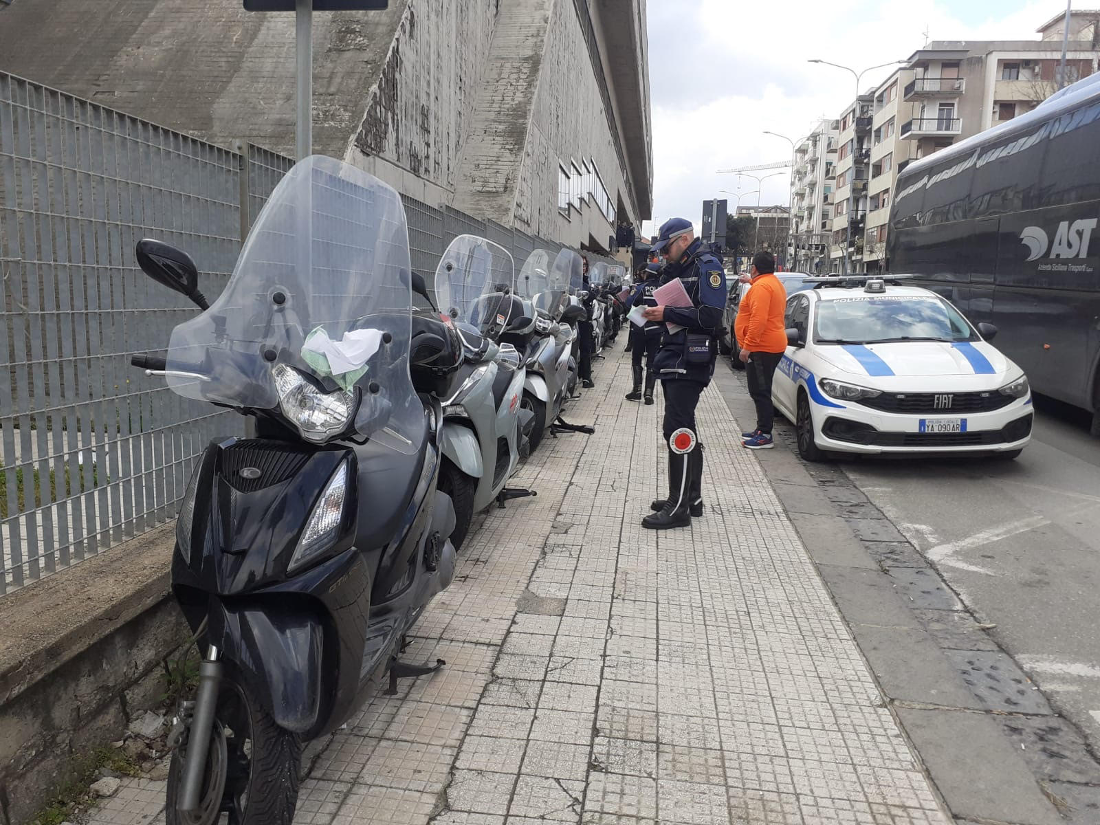 Blitz dei vigili urbani, multe a raffica ai dipendenti Atm