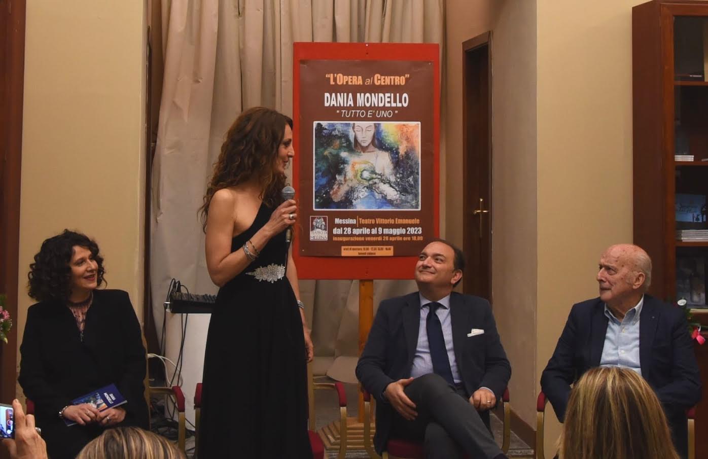 “Tutto è Uno”, in mostra al Vittorio i quadri di Dania Mondello