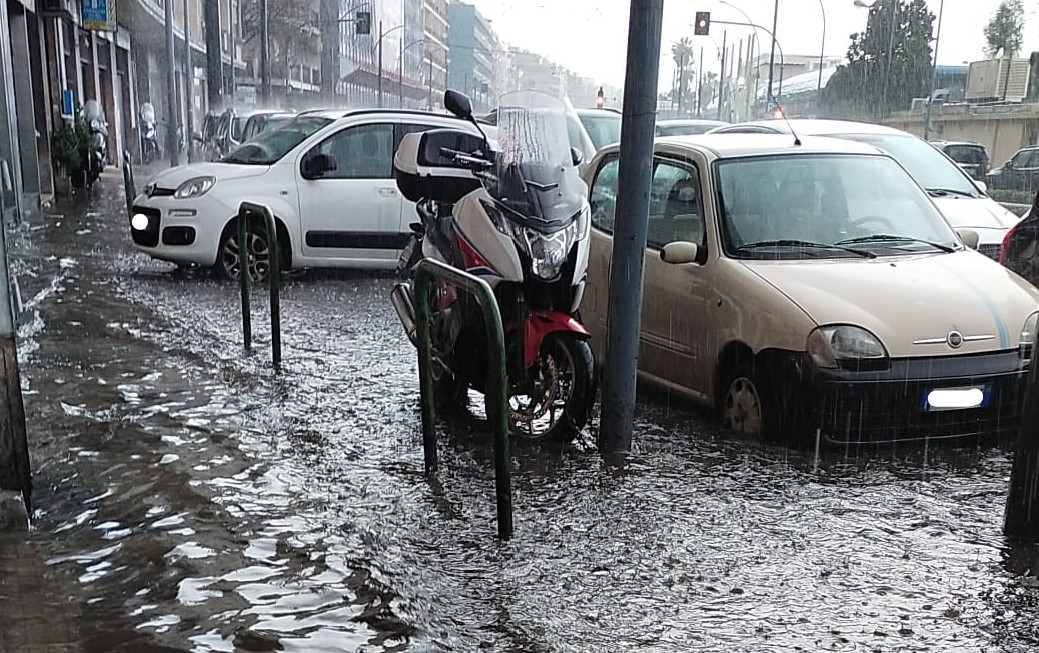 Città allagata, problemi al cimitero