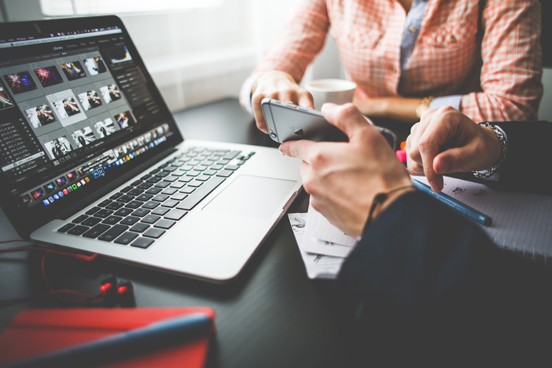 Che tipo di tecnologia è necessaria per sviluppare i giochi online?