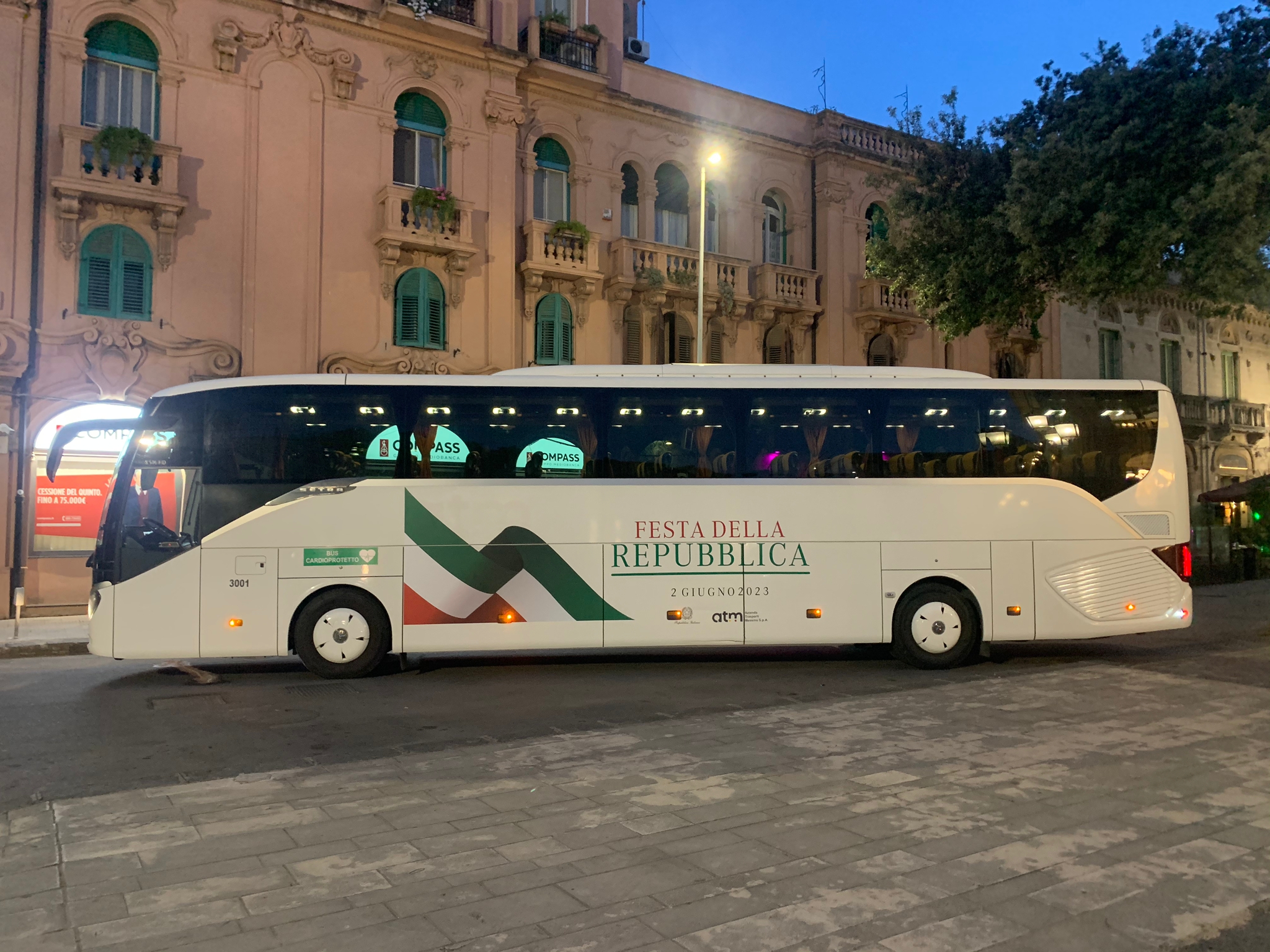 Festa della Repubblica, ATM allestisce il “bus tricolore”