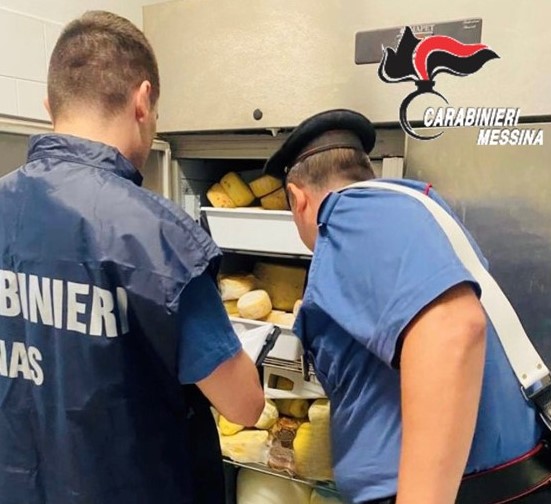 Blitz dei Nas in un caseificio: sequestrati latticini a Messina