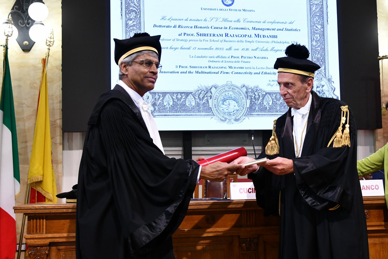 Unime, dottorato Honoris Causa in “Economics, Management and Statistics” al prof. Mudambi
