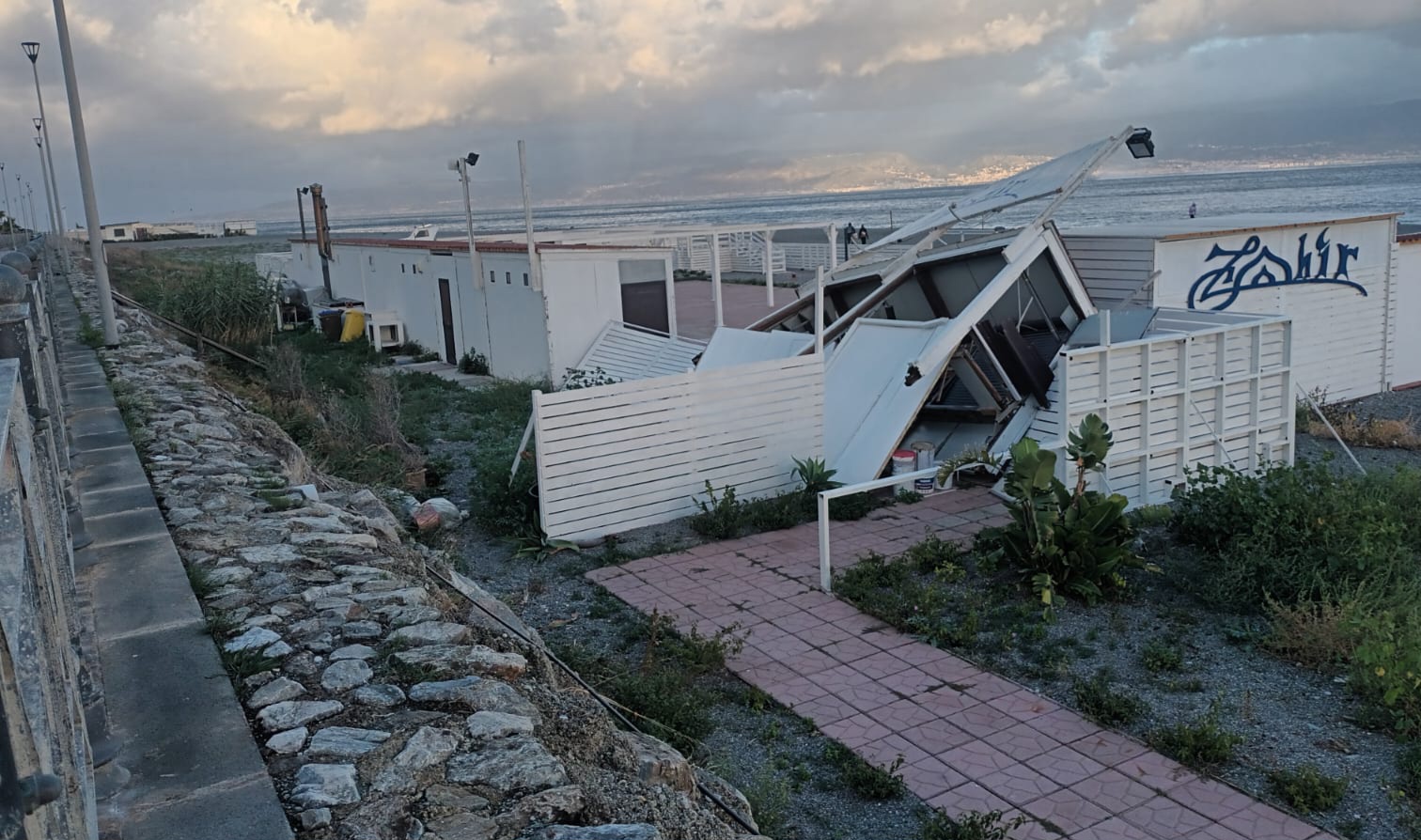 Maltempo, vento danneggia un lido a Santa Margherita