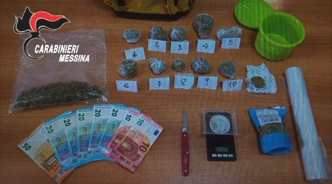 Sorpreso con della droga confezionata in dosi in casa: 55enne finisce in carcere
