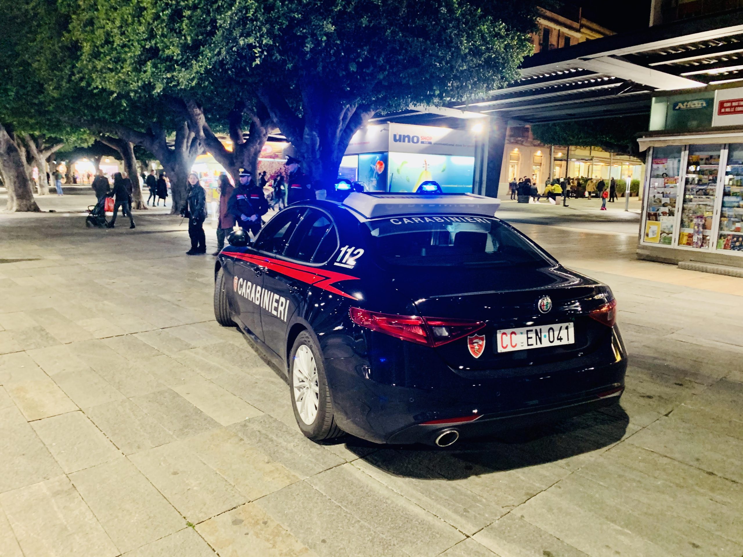 Piazza Cairoli adesso è più sicura con Carabinieri e Polizia