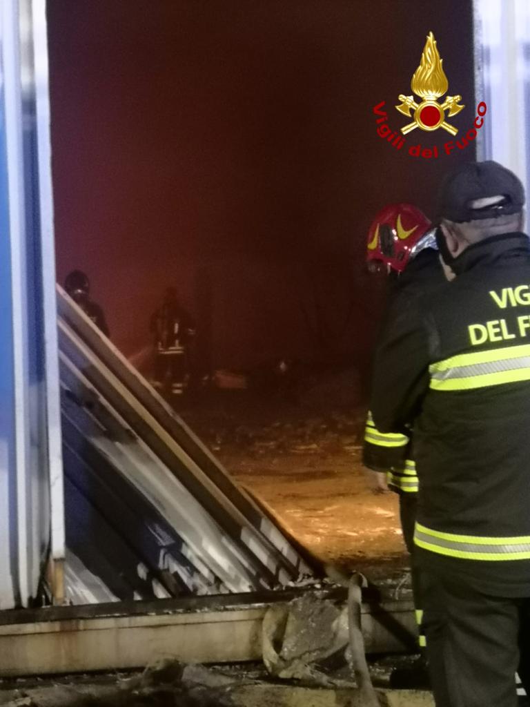 Incendio a Contesse, sul posto i vigili