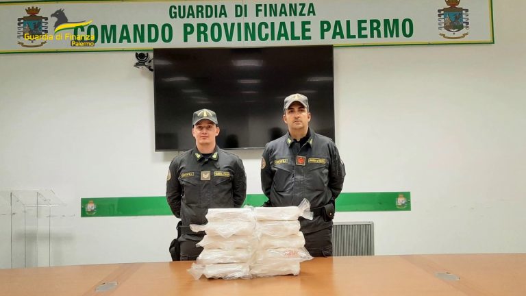 Sequestrati 11 chili di cocaina nel Palermitano, arrestato corriere