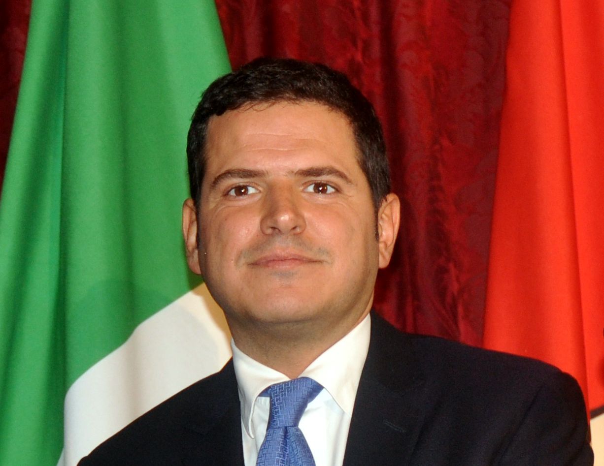 Auto blu come taxi per amici e parenti, Galvagno accusato anche di peculato