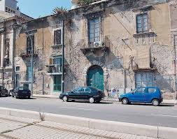 Palazzo Formento e Chiesa Ringo a rischio crollo, è mobilitazione