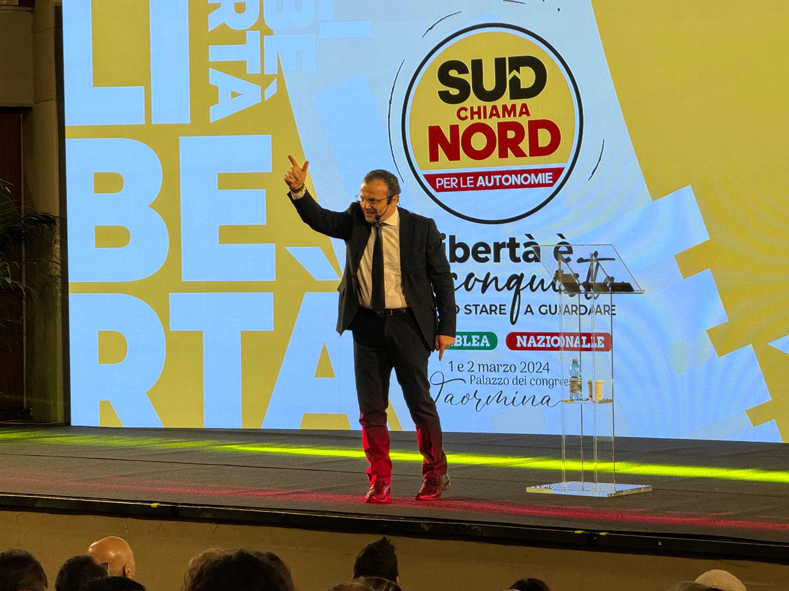 Europee, Sud chiama Nord si candida. De Luca: “Ci batteremo per la libertà”