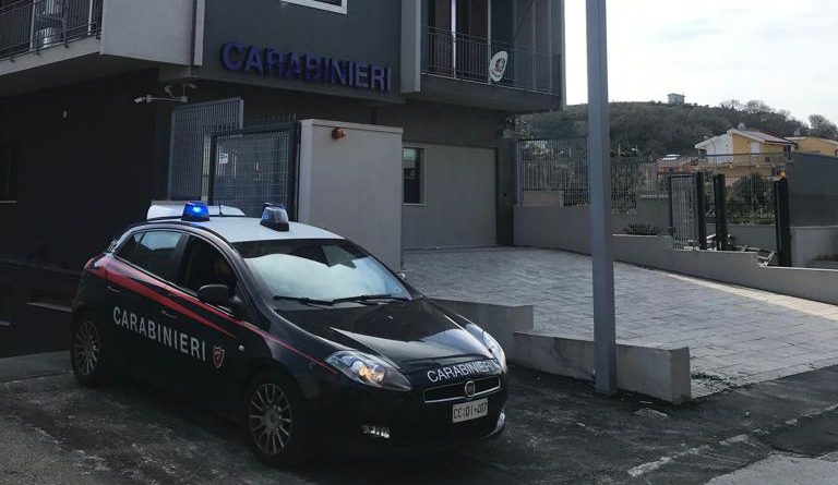 Tenta di uccidere la convivente: arrestato dai Cc