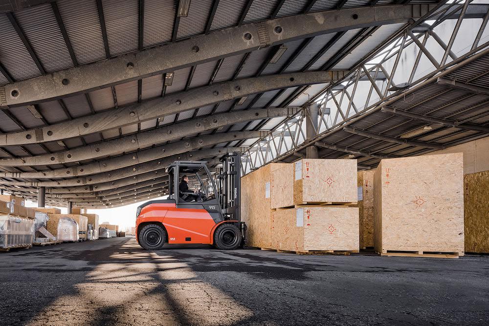 Come scegliere il carrello muletto elettrico industriale perfetto