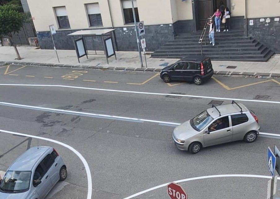 Gravitelli, spunta la segnaletica creativa
