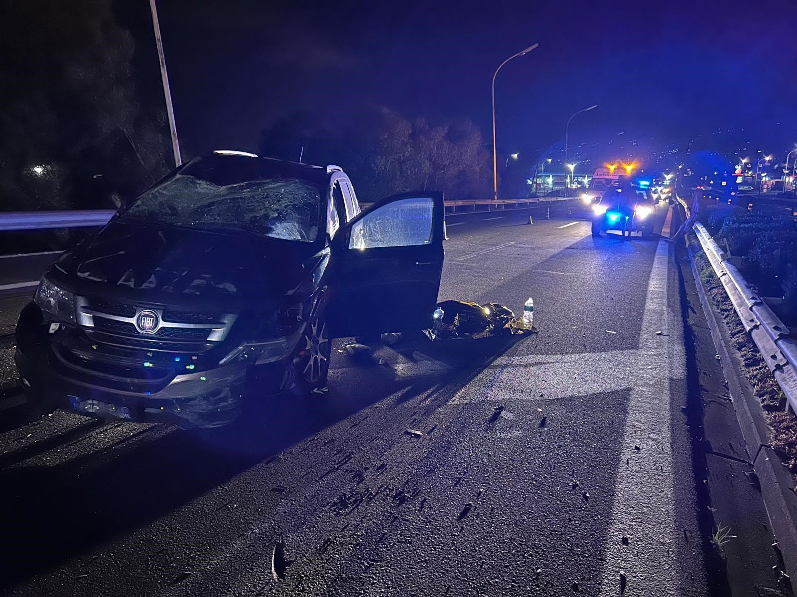 A-18, schianto mortale nella notte: perde la vita 52enne