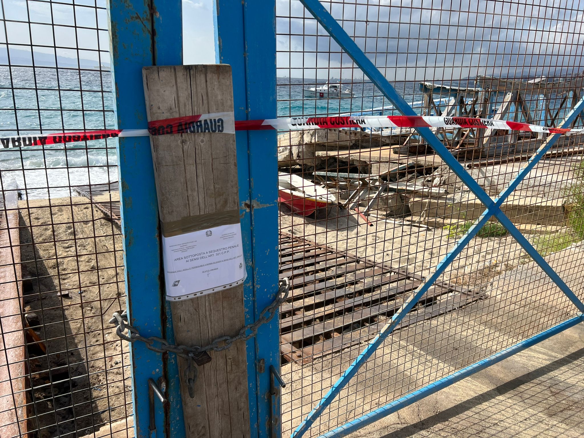 Sequestro a due ditte di cantieri navali, contestati diversi reati