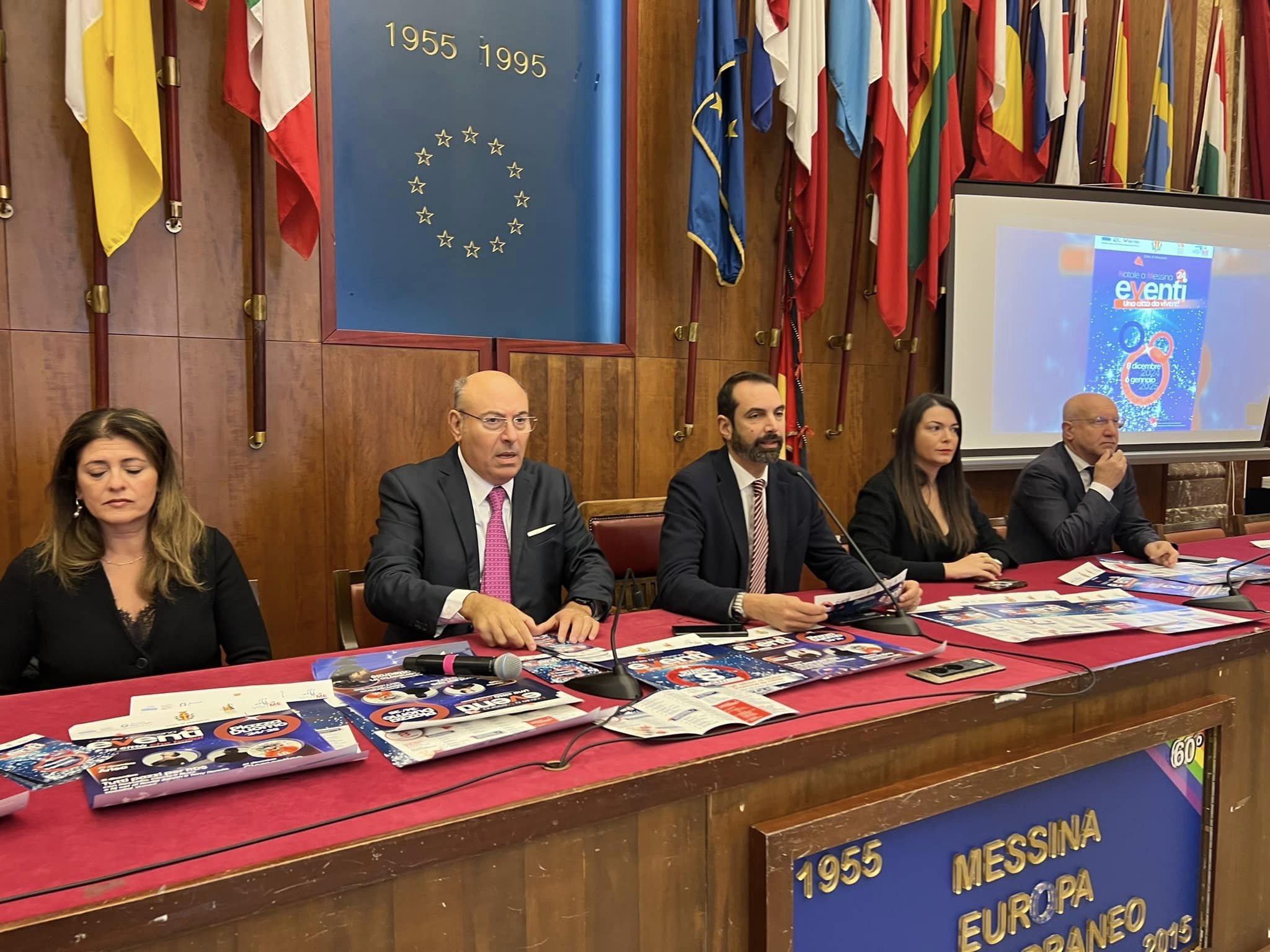 Soldi emergenza Covid, le “mancette” di Natale a parenti ed amici