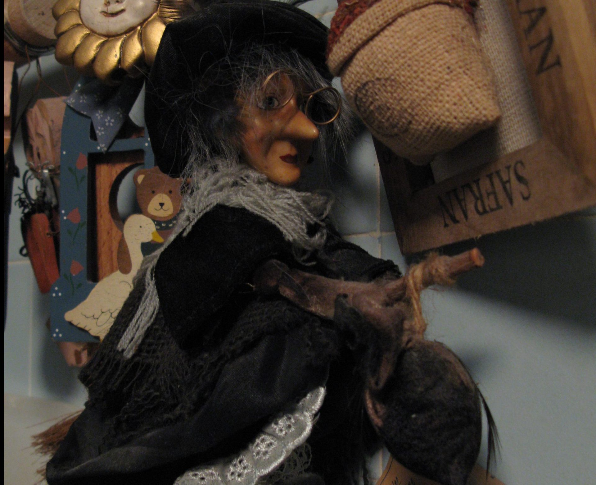 La Befana di Legambiente torna dopo sei anni: carbone per il sindaco e premi agli attivisti no Ponte