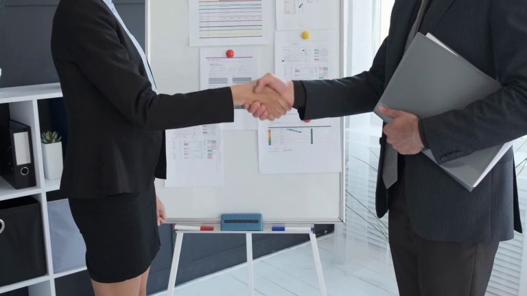 Firmato il nuovo contratto degli statali, 165 euro di aumento