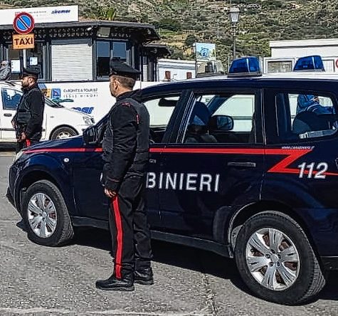 A spasso con la droga: scattano tre denunce