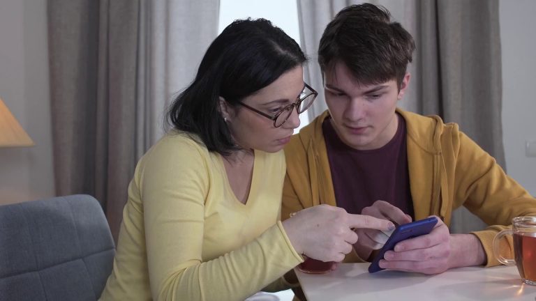 Assegno unico, nel 2024 quasi 20 miliardi alle famiglie