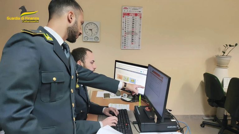 Caltanissetta, truffa su fondi digitalizzazione. Bloccati 300mila euro