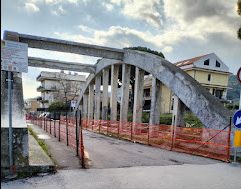 Ponte Mili, M5S denuncia: “detriti e piogge rischiano di compromettere viabilità”