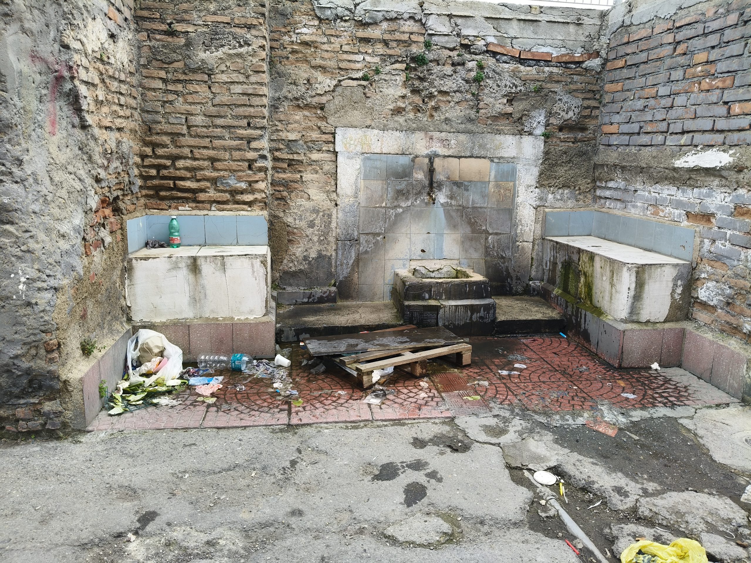 Signorino: “Si riqualifichi la fontana di Camaro S. Paolo”