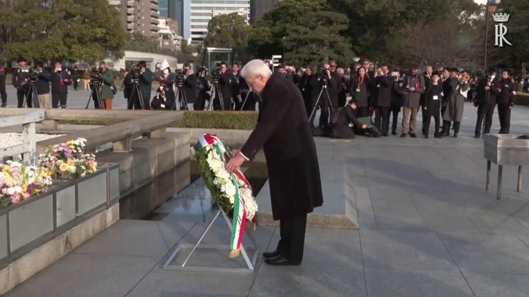 Mattarella depone corona al memoriale della pace di Hiroshima