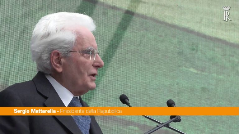 Mattarella “Sommersi da acronimi, il pensiero non riesce a esprimersi”