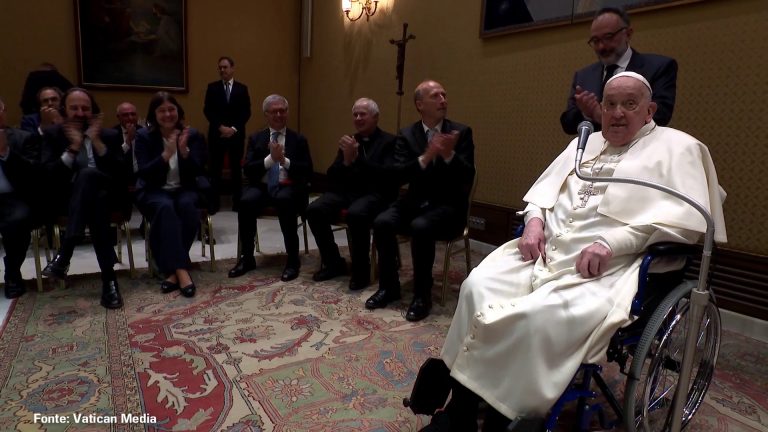 Papa Francesco incontra vertici e personale del Policlinico Gemelli