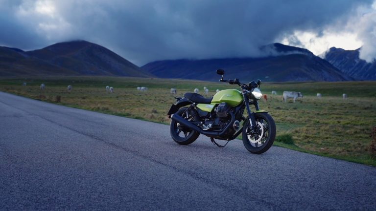 Moto Guzzi rinnova la mitica V7 Sport