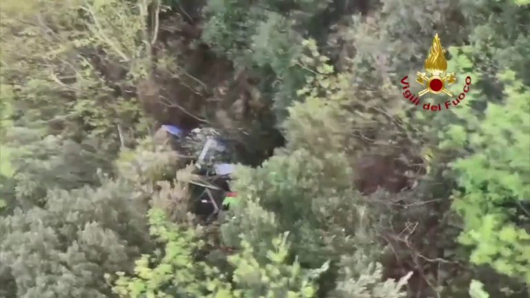 Cade una cabina dalla funivia del Monte Faito, quattro i morti