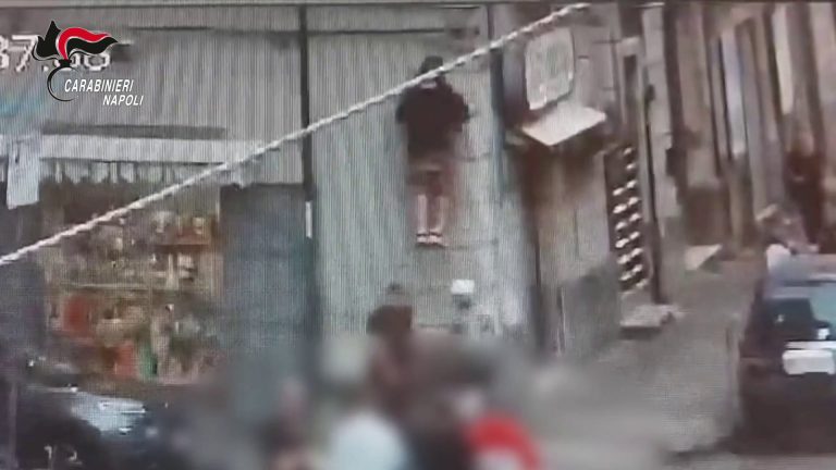 Colpiti due clan della camorra napoletana, 24 gli indagati