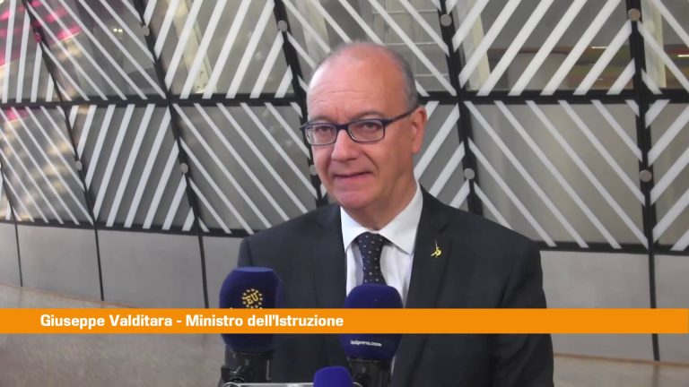 Valditara “Proposta su divieto cellulari in classe ben accolta da Ue”