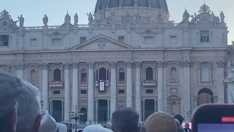 Le prime parole di Papa Leone XIV “La pace sia con voi”