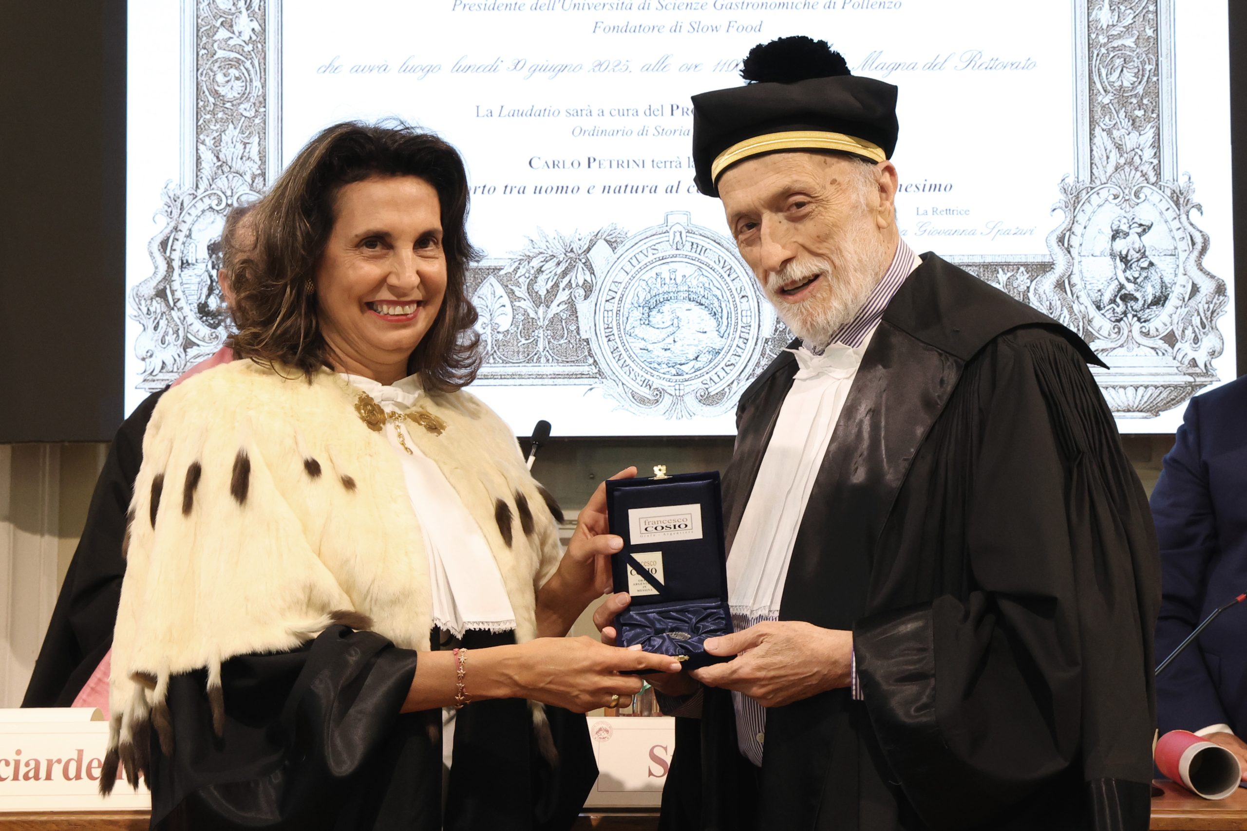 Conferito dottorato “honoris causa” a Carlo Petrini